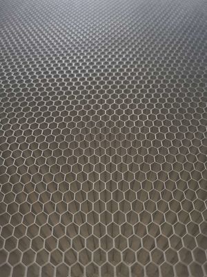 Bahan Inti Honeycomb Aluminium Ringan Dengan Permukaan Langsing