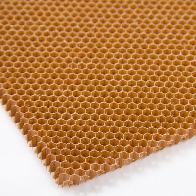 Ringan Aramid Kertas Honeycomb Inti Honeycomb Hexagonal Lubang Sel Ukuran 3.2mm