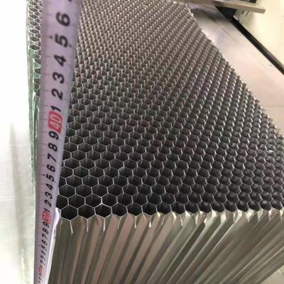 Kekuatan Kompresi Tinggi 10MPa Bahan Honeycomb Aluminium Untuk Tes Hindari Tabrakan Mobil