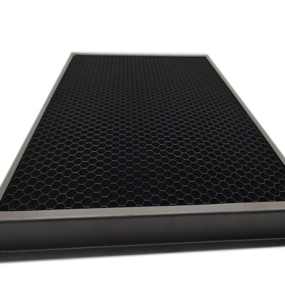12mm Ketebalan Aluminium Honeycomb Grid Core Hitam Dengan Bingkai Digunakan Untuk Berbagai Lampu Isi LED