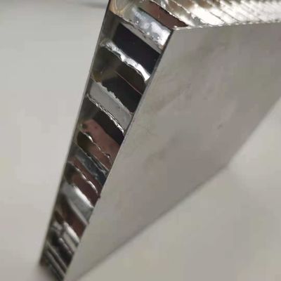 25mm Ketebalan HPL Honeycomb Sandwich Panel Untuk Fasad Dinding