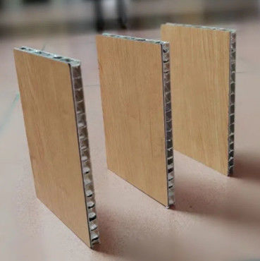 Panel HPL Honeycomb Laminated Untuk Dekorasi Kapal Ukuran 1220x2440mm