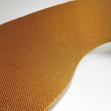 Ringan Aramid Kertas Honeycomb Inti Honeycomb Hexagonal Lubang Sel Ukuran 3.2mm