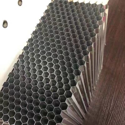 Kekuatan Kompresi Tinggi 10MPa Bahan Honeycomb Aluminium Untuk Tes Hindari Tabrakan Mobil