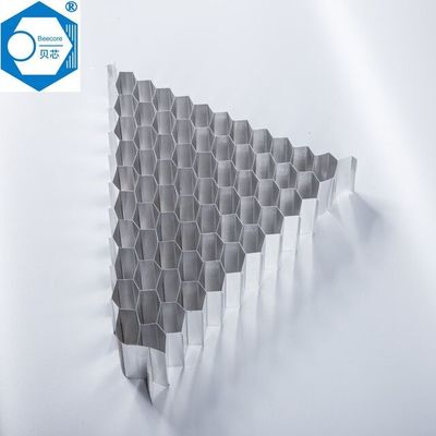 Pintu tahan api Aluminium Honeycomb Dengan Ukuran Sel Besar 25mm