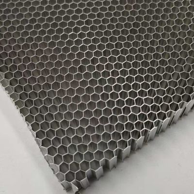 Square Aluminium Honeycomb Mesh Dengan Isolasi Suara Digunakan Untuk Cabin Perlindungan Mesin
