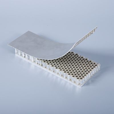 Ketahanan benturan ≥15MPa/M2 Aluminium Honeycomb Panel Untuk Membangun Curtain Wall