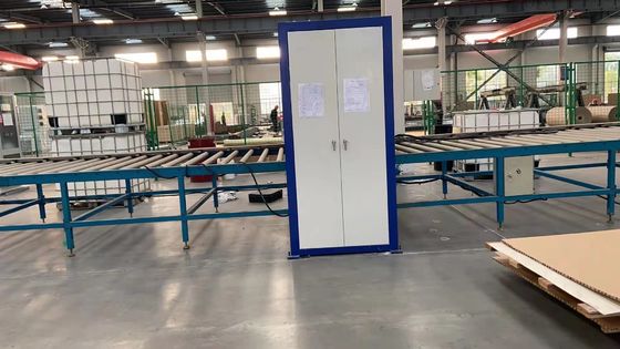 Mesin lem yang dapat disesuaikan yang mampu memproduksi panel honeycomb berukuran besar