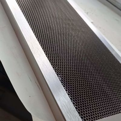 Disesuaikan ukuran besar stainless steel Honeycomb Ventilation Honeycomb Plat 2500x2000mm
