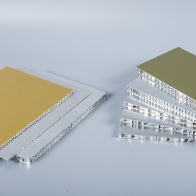 Konstruksi Lapisan PE dan PVDF 1 2 Panel Honeycomb Aluminium