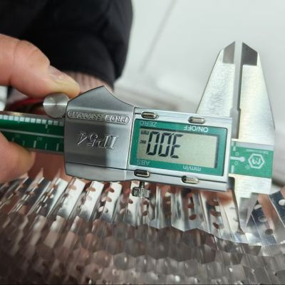 Lubang Pengeboran Slotted Aluminium Honeycomb Core Side Length 5.5mm