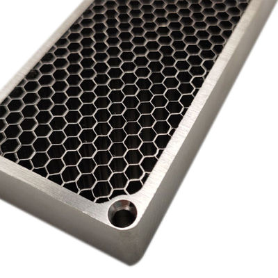 Dengan Frame 304 stainless steel Honeycomb Core Untuk ventilasi Waveguide Window