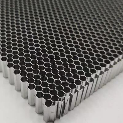 Pengelasan Titik 8.2mm Ukuran Sel Logam Baja tahan karat Honeycomb Air Straightener