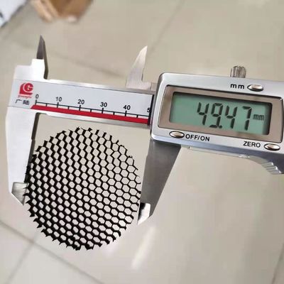 Kisi Sarang Lebah Ukuran Sel 3.2mm Kisi Sarang Lebah Untuk Lampu LED Anti Silau