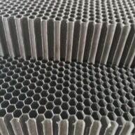 3.2mm Ukuran Sel 48 Densitas menyerap Honeycomb Aramid Honeycomb Core Untuk EMI