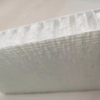 FRP Serat Kaca Honeycomb Sandwich Panel Ketahanan dampak yang baik