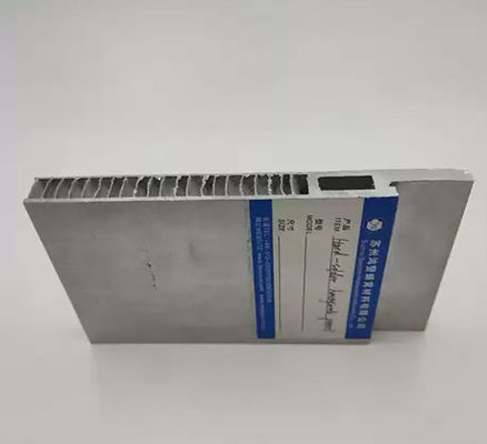 1000*2000mm Ukuran Panel Honeycomb Aluminium Las Digunakan Di Atap Terapung Internal